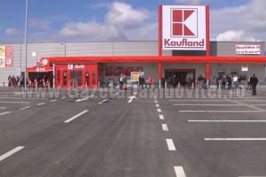 Kaufland scoate de la comercializare două geluri de duş. Ambele aveau bacterii dăunătoare pielii