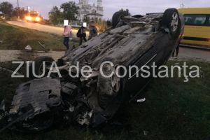 Masina, rasturnata la Darabani, judetul Constanta (galerie foto)
