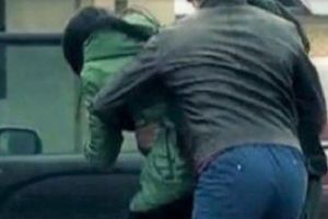 Tânăr reţinut după ce şi-a răpit fosta iubită de pe străzile Sibiului