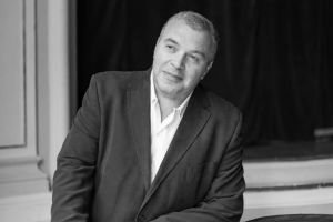 Joi este ziua lui Constantin Chiriac. La Multi Ani!