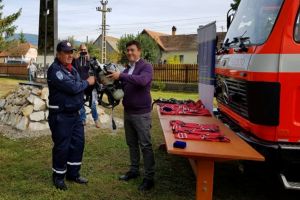 Autospecială şi echipamente noi pentru pompierii voluntari din Nădejdea şi Mihăileni