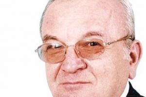 ACOPERIŢI DIN TOATĂ PRESA, UNIŢI-VĂ! Zece motive pentru care serviciile secrete nu pot renunţa la agenţii din presă