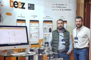 Aplicaţia Beez, dezvoltată de un grup de tineri din Alba şi care ajută românii să economisească bani, demarează colaborarea cu eMAG