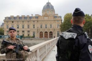 Agresiune cu cutitul la Prefectura politiei din Paris: Patru politisti au fost ucisi, atacatorul – lichidat