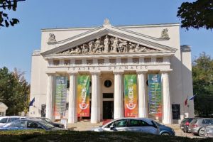 Teatrul Dramatic suplimentează biletele online pentru Festivalul de Comedie