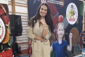 Ce mănâncă familia Ancăi Serea. Surpriza din meniul vedetei cu şase copii