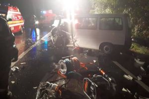 FOTO. Accident MORTAL pe DN66: Un bărbat şi o femeie au DECEDAT după impactul dintre o dubiţă şi un autotren
