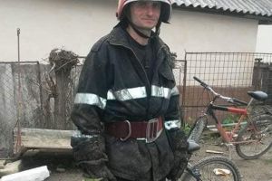VIDEO Soţia l-a anunţat că este un accident în faţa casei. Reacţia imediată a unui pompier din Botoşani