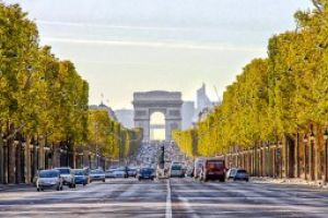 Paris – Vanzare record pentru o cladire de pe Champs-Elysee, achizitionata cu 613 milioane de euro