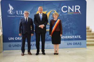 FOTO – Facultatea de Medicină, cea mai păzită clădire din Sibiu. Preşedintele Iohannis este aici