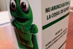 100 de scări de bloc din Alexandria colectează selectiv bateriile uzate