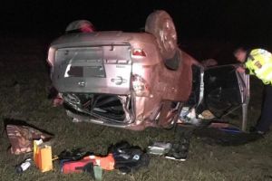 UPDATE ACCIDENT RUTIER GRAV. O masina cu numere de Iasi s-a rasturnat pe camp. Patru victime printre care doi minori