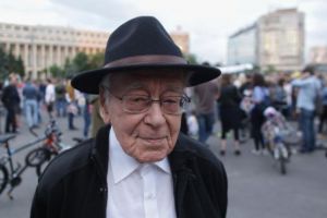 Adrian Papahagi îl SPULBERĂ pe Mihai Șora: Tu ne povesteşti cum ai suferit sub comunism?