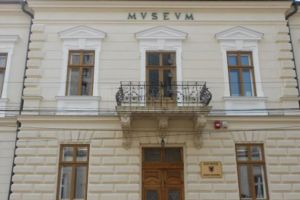 435 de artişti fotografi, din 43 de ţări, înscrişi la Salonul Internaţional de Artă ...