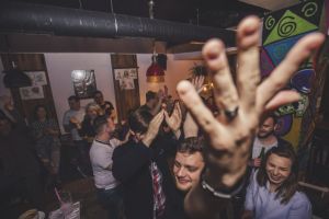 REZERVĂ UN LOC LA DISTRACȚIE: Hello Coffee Lounge ţine cea mai tare petrecere a săptămânii