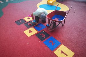 Primaria Constanta continua lucrarile de reabilitare a locurilor de joaca din oras (galerie foto)