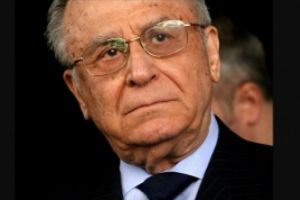 ULTIMĂ ORĂ Ion Iliescu a ajuns la Spitalul Elias cu probleme cardiace