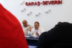 Absolvenţii, interzişi în Primăria Reşiţa! „Doar în primăriile conduse de liberali se întâmplă astfel de lucruri!”