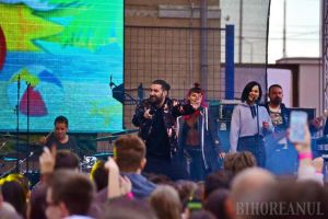 Smiley a fost al gojdiştilor! În premieră în Oradea a fost susţinut un concert în curtea unei şcoli (FOTO / VIDEO)