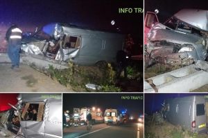 Foto| Accident mortal, în plină noapte, pe centura oraşului Gherla. Șoferul a DECEDAT, după ce a intrat într-un stâlp cu un microbuz plin cu pasageri