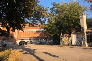 Culmea modernizării: parcarea de la filarmonică dispare, dar reapare pe proiectul de reabilitare