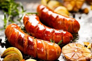 Un nou produs românesc recunoscut şi protejat în Uniunea Europeană: „Cârnaţi de Pleşcoi”, în registrul produselor care beneficiază de Indicaţie Geografică Protejată