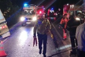 Carnagiu pe o sosea din Ialomita. 10 morti si 7 raniti, dupa ce un TIR a lovit in plin un microbuz