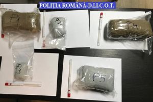 Cantitate însemnată de droguri capturată de poliţiştii din Timiş