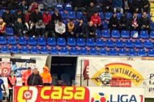 FOTO Cornel Șfaiţer, primit cu aplauze pe stadionul municipal. Mesajul pe care i l-au transmis suporterii botoşăneni