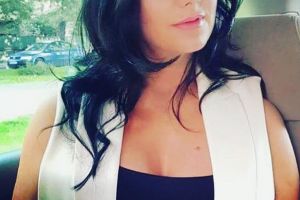 FOTO Monden! Ea este mama tânărului din Botoşani, milionar la 21 de ani. „Spre disperarea mea, de mic s-a văzut acolo unde este”