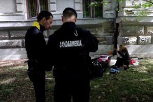 VIDEO. Alertă la Tribunalul Hunedoara, din cauza a doi sătmăreni. Au intervenit jandarmii şi pirotehniştii