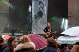 Rock în curtea şcolii: Trupa Celelalte Cuvinte a cântat în liceul unde s-a înfiinţat acum 43 de ani (FOTO / VIDEO)