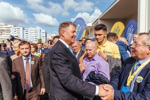 Klaus Iohannis: Lipsa de infrastructură ucide. Nepăsarea criminală a PSD-iştilor costă vieţi
