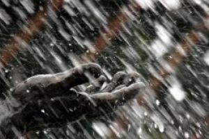 Informare meteo! Urmează două zile de ninsori, ploi şi temperaturi scăzute