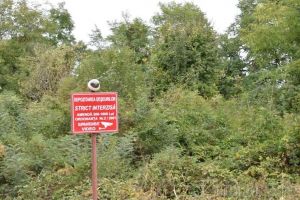 Spaima gunoaielor: Au fost „plantate” camere pe DN 76, pentru a descuraja aruncarea deşeurilor