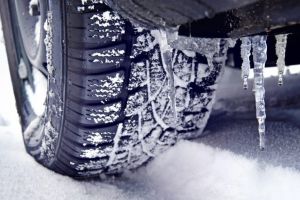 Cod rutier: Când trebuie schimbate anvelopele de vară cu cele de iarnă