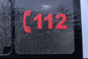 Apeluri la 112 cu motive absurde: probleme de erecţie, insomnii sau dureri de unghii. O tânără a chemat salvarea ca să o ducă la club, la iubitul ei