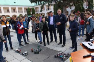 Proiectul inedit al echipelor de robotică de la CN ”Petru Rareş” Beclean (FOTO)