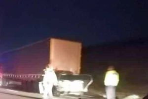 FOTO. Accident MORTAL pe A3, Gilău-Turda: O persoană a DECEDAT după ce un Volkswagen Golf a intrat sub un autotren