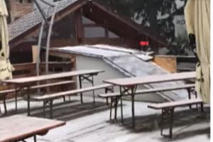 Prima ninsoare din acest sezon, în Postăvarul (Video)