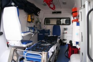 Încă un sfârşit de săptămână aglomerat pentru Ambulanţă: 10 victime din 5 accidente rutiere, 30 de solicitări pentru conflicte şi agresiuni fizice