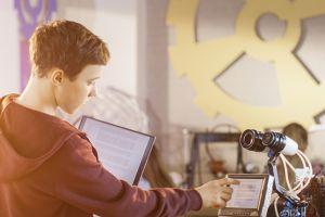 Elevii din Satu Mare, invitaţi să participe la Concursul Naţional de Inovaţie Tehnică şi IT “DaVinci”