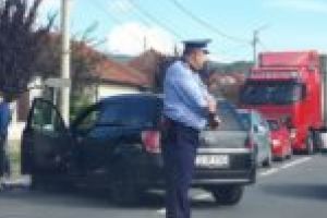 Un motociclist, victima unui accident de circulaţie în Oţelu Roşu