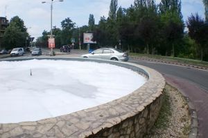 Primăria insistă cu fântânile lui Robu din intersecţii. Noi licitaţii pentru execuţie, primele au eşuat