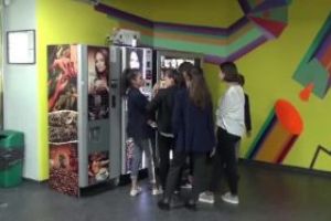 Maramures: Produse expirate la chioscurile din incinta scolilor. Amenzile sunt uriase