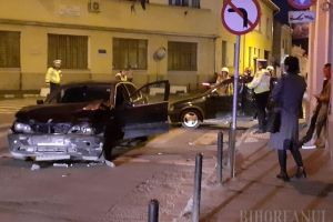 Accident în centrul Oradiei: Un BMW s-a ciocnit cu un Opel (FOTO)