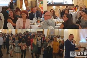 FOTO/ VIDEO: Dascălii din Alba Iulia, sărbătoriţi de administraţia locală, de Ziua Internaţională a Educaţiei