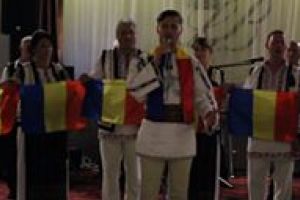 Zestrea, valorile lăsate de străbuni, la loc de cinste: o nouă ediţie a Balului costumului popular, derulată cu succes