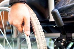 Persoanele cu dizabilităţi vor putea să se pensioneze mai repede