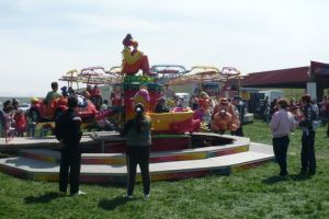 O romanca a murit strivita de un carusel, in Germania